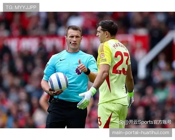 英超裁判委员会确认，下赛季将试点扩大主裁与VAR沟通直播范围